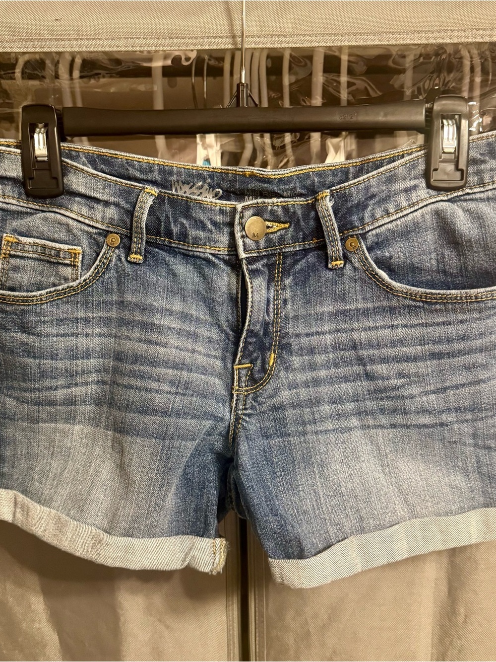 Mossimo Classic Mid-Rise Blue Denim Shorts Size 4/27